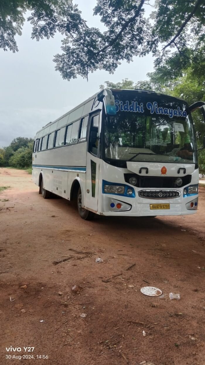 Luxury Bus 50 Seater - Image 4