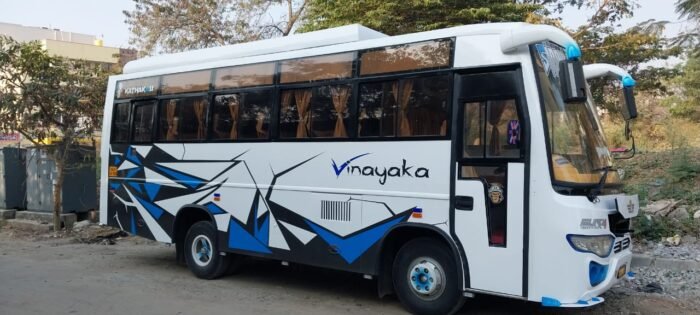 Luxury Bus 21 Seater - Image 2