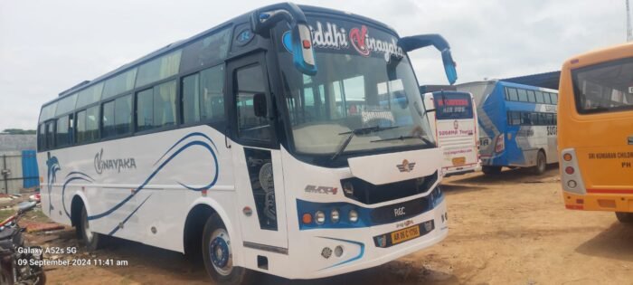Luxury Bus 40 Seater - Image 9