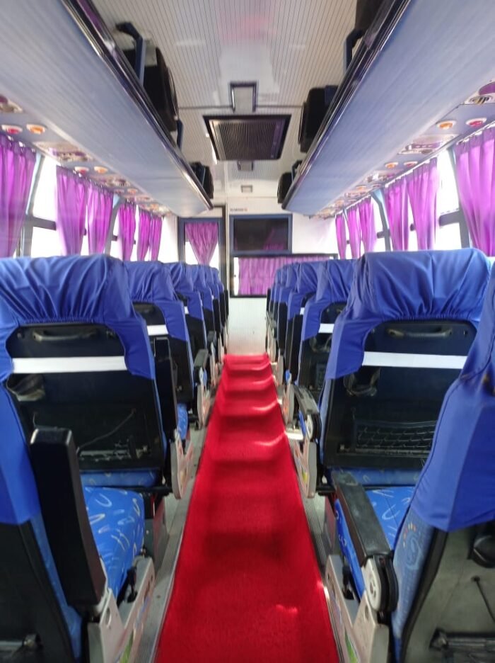Luxury Bus 33 Seater - Image 4