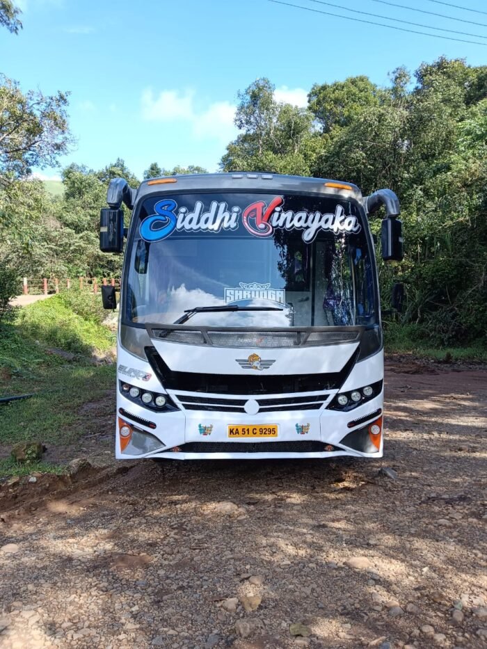 Luxury Bus 50 Seater fron